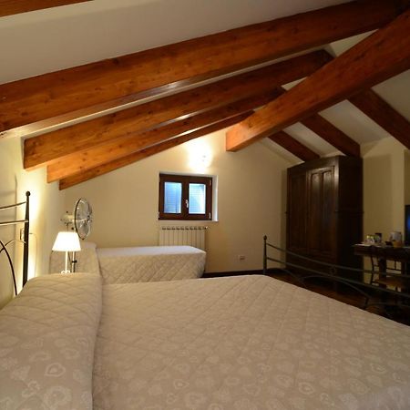 Mirbea Bed & Breakfast Cisano sul Neva Luaran gambar