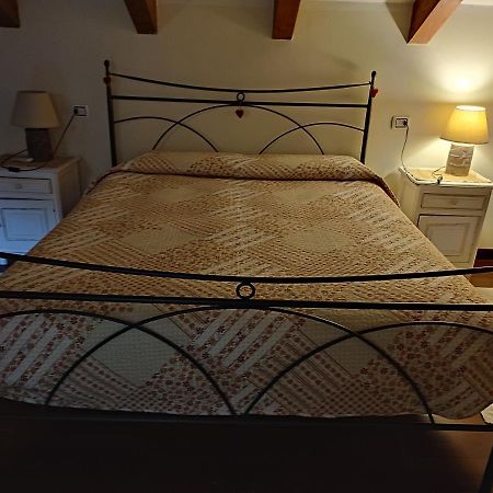 Mirbea Bed & Breakfast Cisano sul Neva Luaran gambar