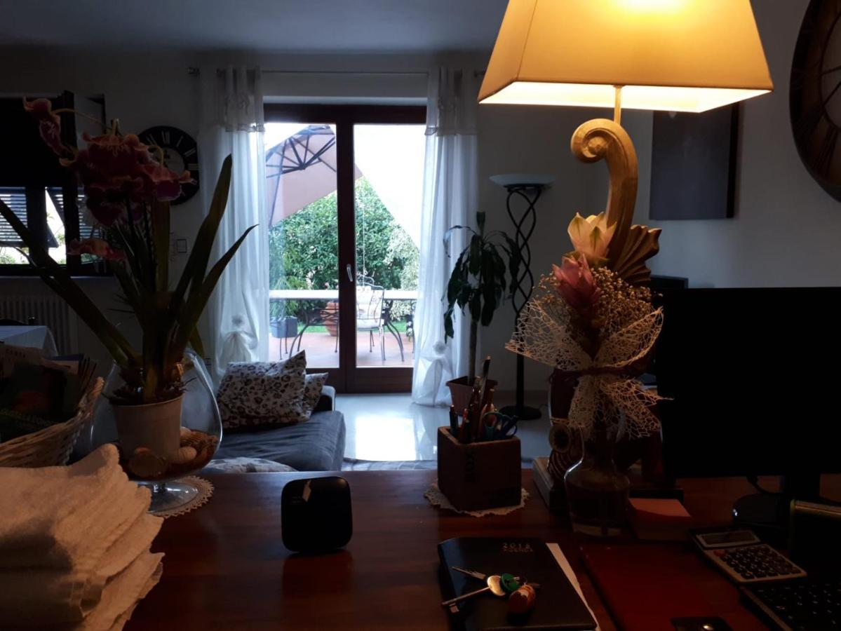 Mirbea Bed & Breakfast Cisano sul Neva Luaran gambar